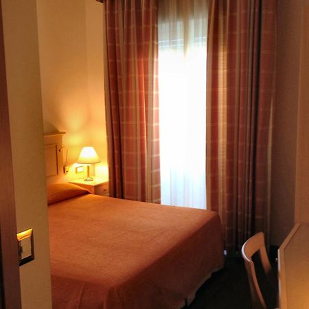Hotel Byron Rimini Rum bild
